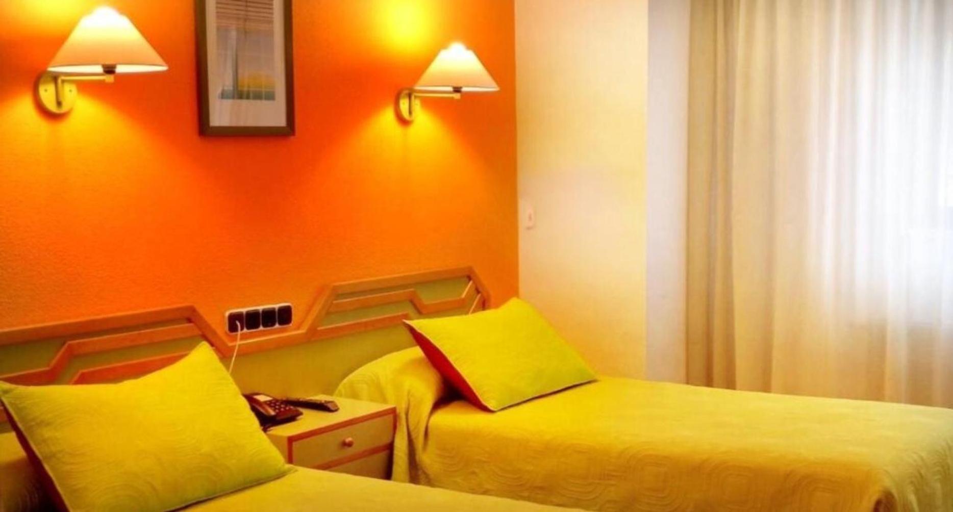 Hotel Torres Guijuelo Buitenkant foto