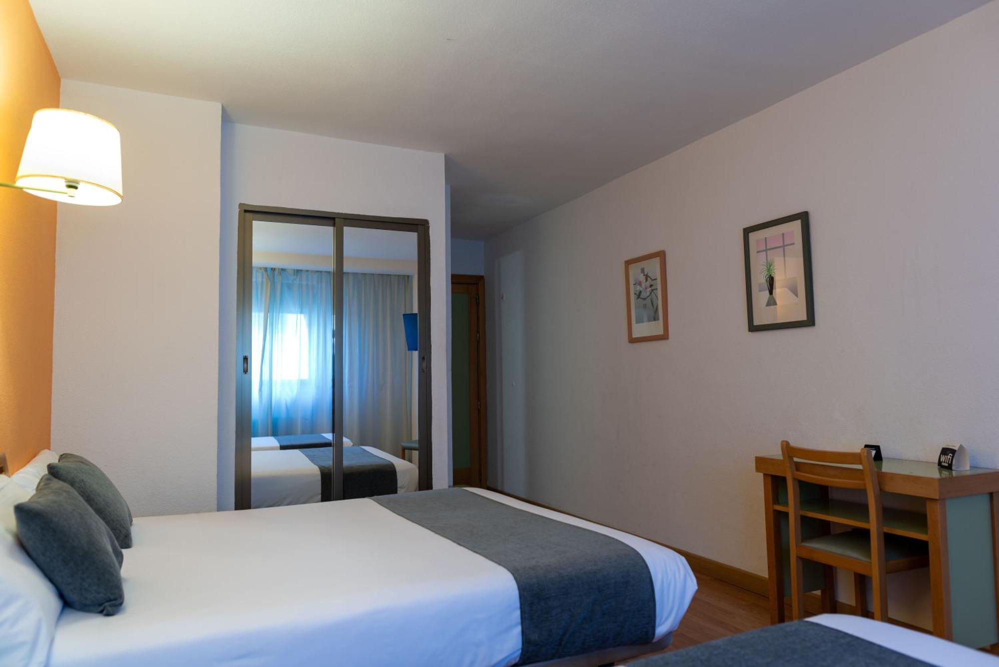 Hotel Torres Guijuelo Buitenkant foto