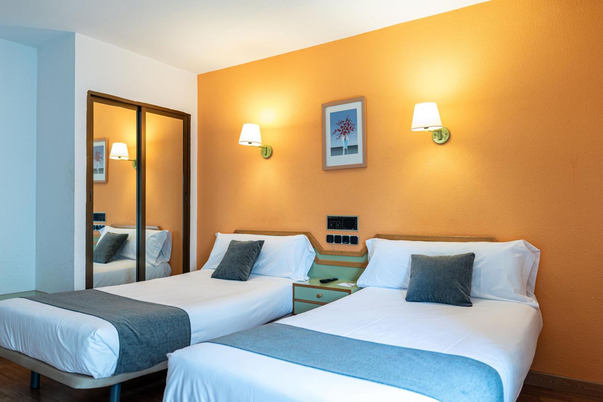 Hotel Torres Guijuelo Buitenkant foto