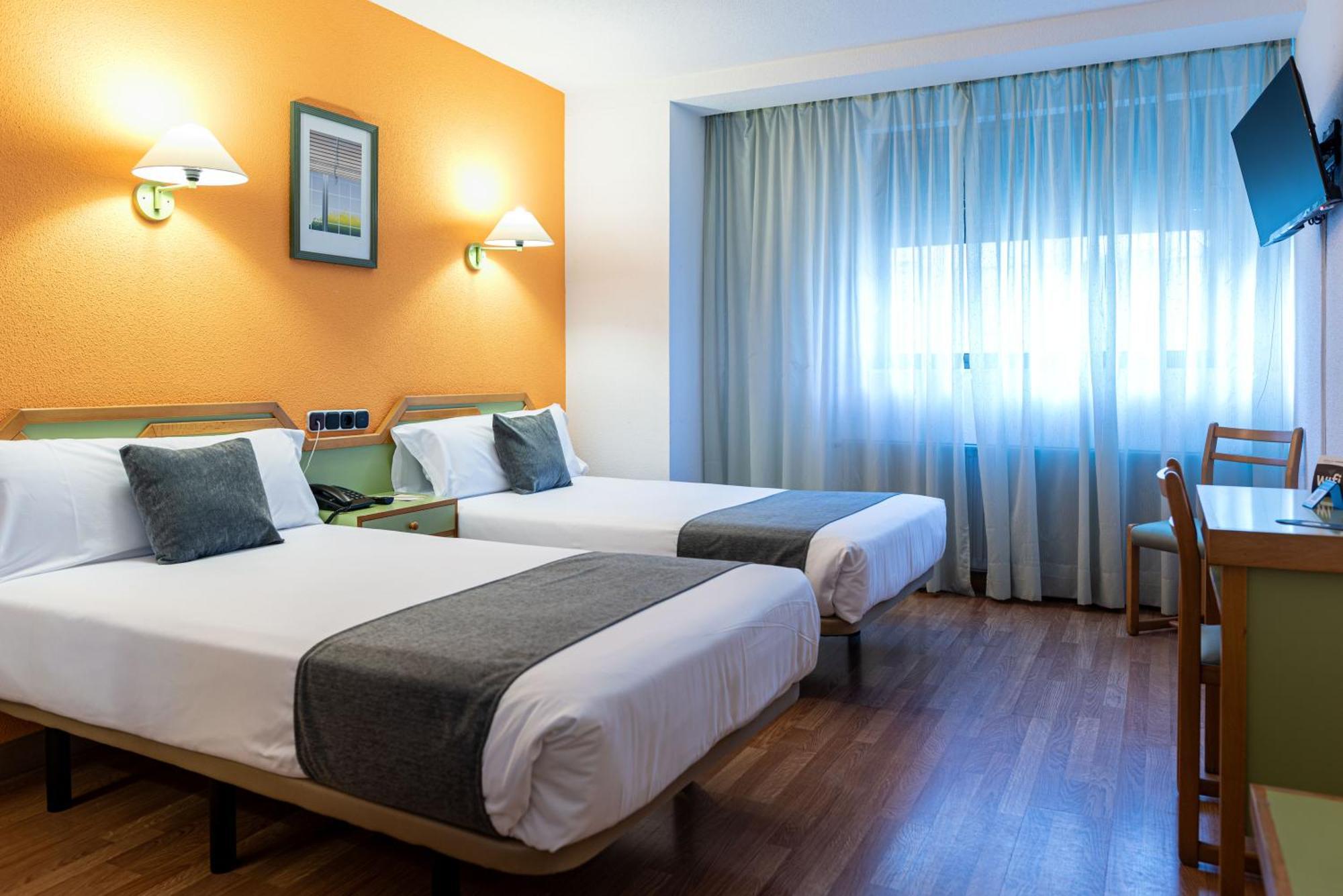 Hotel Torres Guijuelo Buitenkant foto