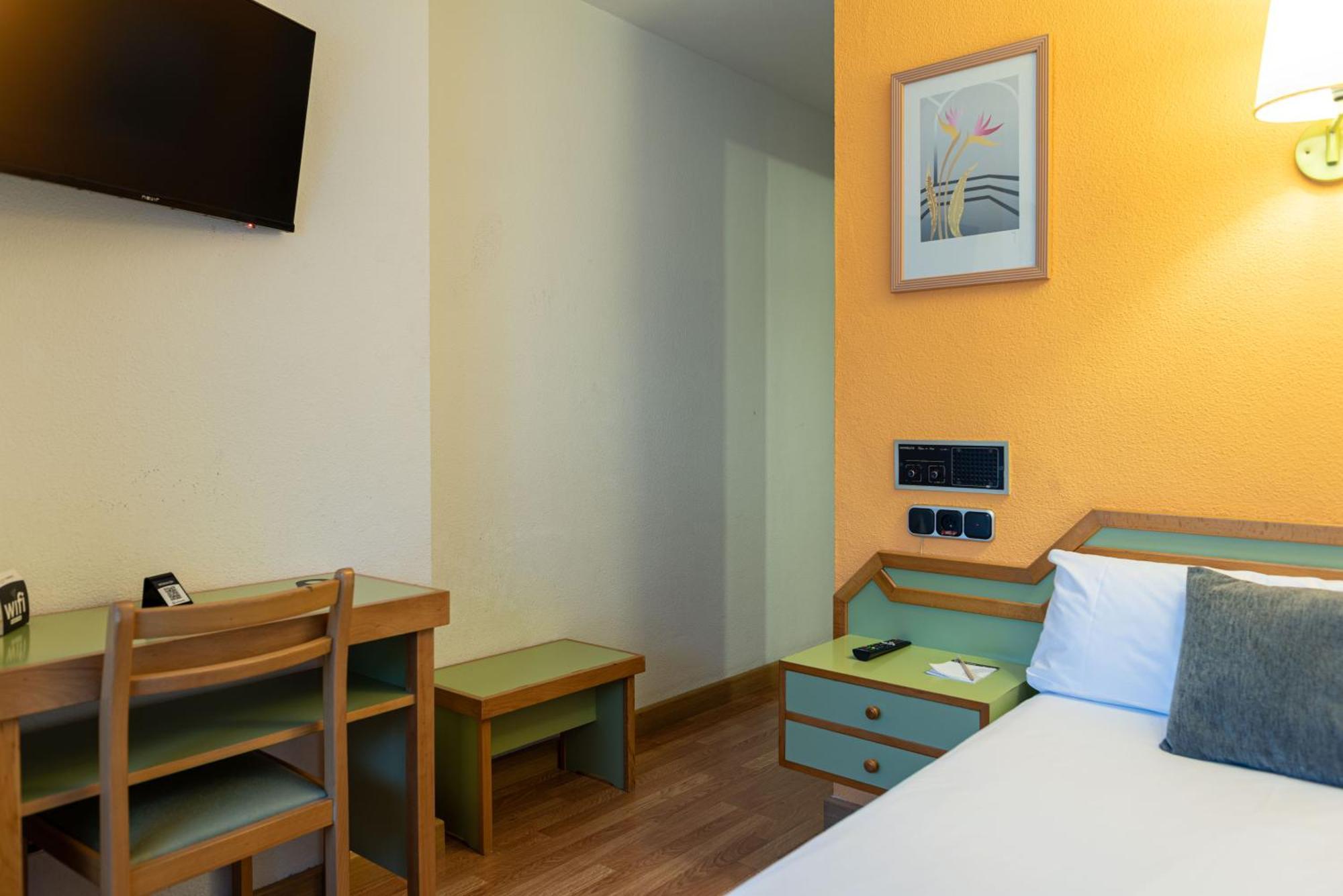 Hotel Torres Guijuelo Buitenkant foto