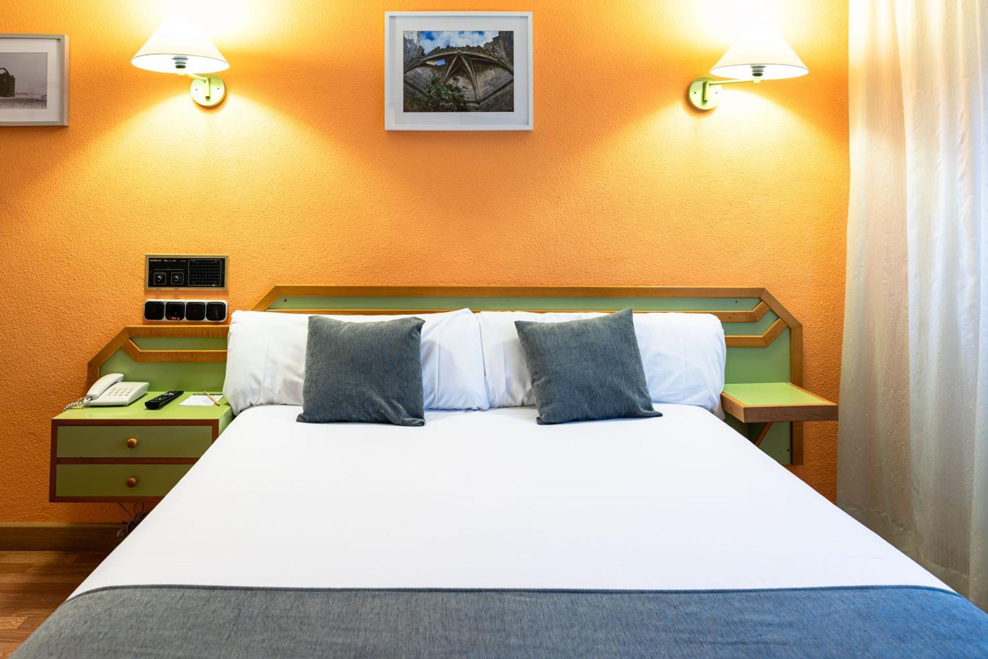 Hotel Torres Guijuelo Buitenkant foto