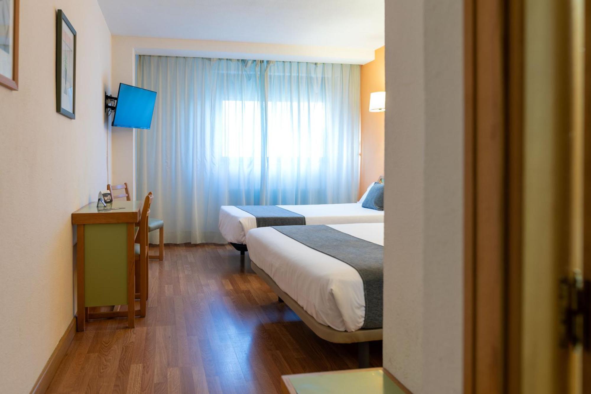 Hotel Torres Guijuelo Buitenkant foto