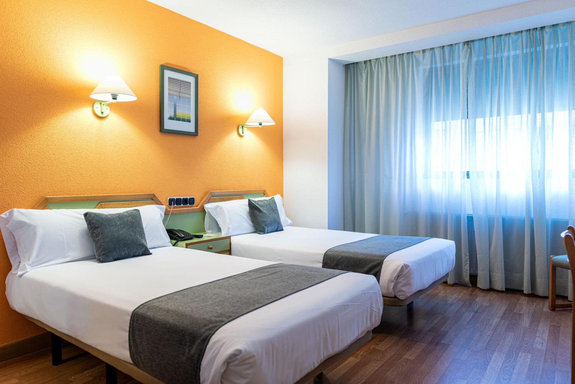 Hotel Torres Guijuelo Buitenkant foto